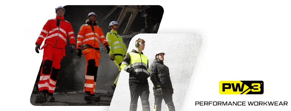 Cinque modelli maschili in abbigliamento da lavoro Portwest. Si vedono indumenti ad alta visibilità rossi e gialli, caschi bianchi, protezioni per le orecchie e abiti neri. Accanto alle immagini c'è il logo del marchio Portwest.